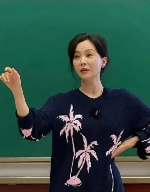 冯小刚《集结号》开机5天换掉陈数:角色气质不匹配致临阵调整 _ 现场图 冯小刚《集结号》开机5天换掉陈数:角色气质不匹配致临阵调整 _ 现场图