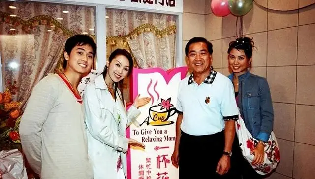 郑俊弘结束TVB24年合约正式离巢 _ 现场图